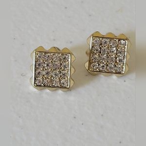 NWOT Square Gold Tone Studs